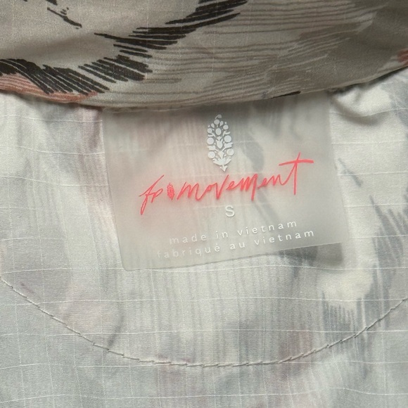 NWT Free People Movement Off The Grid Vest in Ivory Floral. - Picture 11 of 11